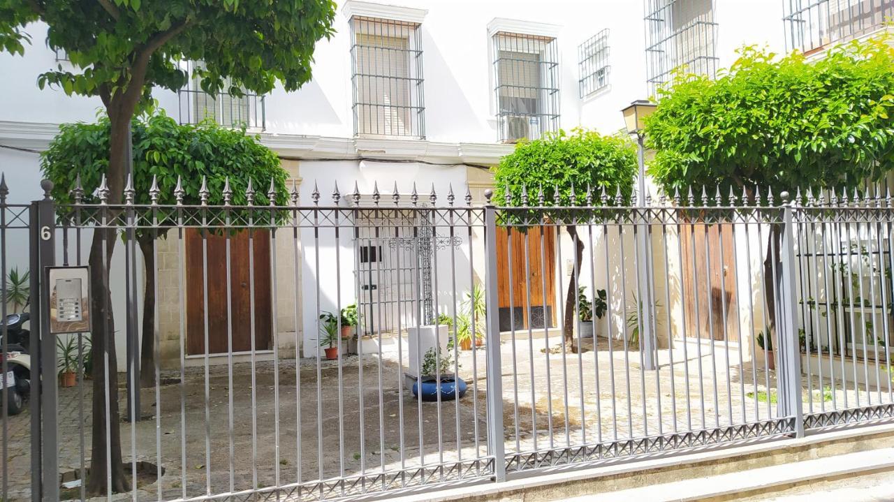 Sherryflat Claveles - Parking Jerez de la Frontera Bagian luar foto
